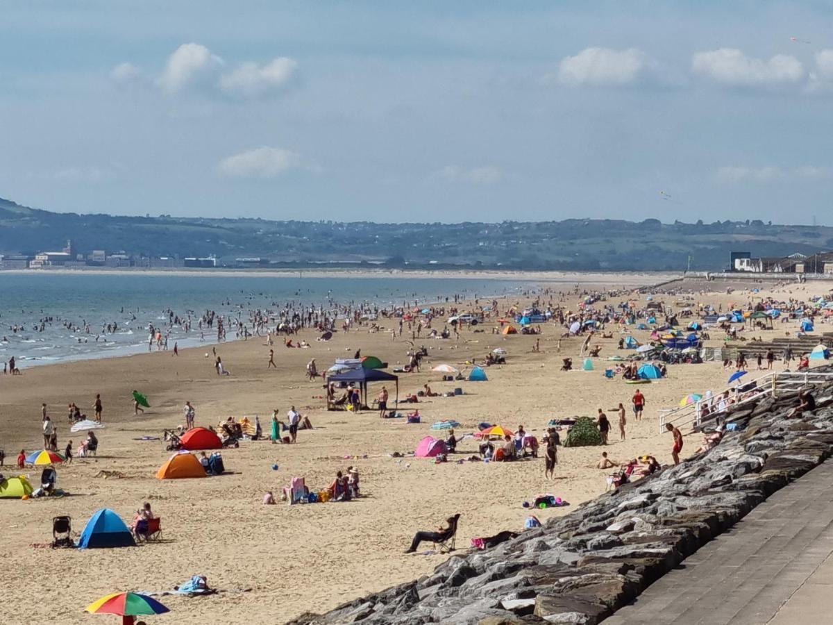 Driftmark Beachfront Location Aberavon Beach Sea Views Large Driveway Parking Private Site Fibre Optic Wi Fi Port Talbot Exterior photo